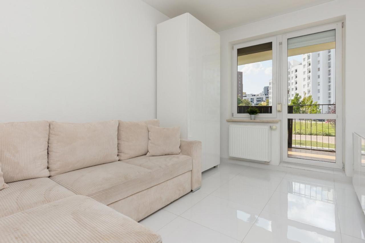 Metro Targowek Spacious Apartment With Parking By Noclegi Renters Варшава Екстериор снимка