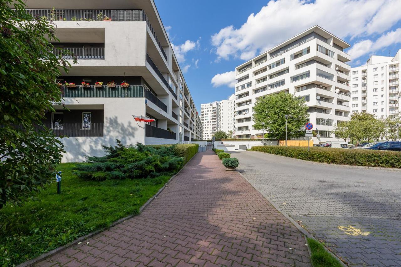 Metro Targowek Spacious Apartment With Parking By Noclegi Renters Варшава Екстериор снимка