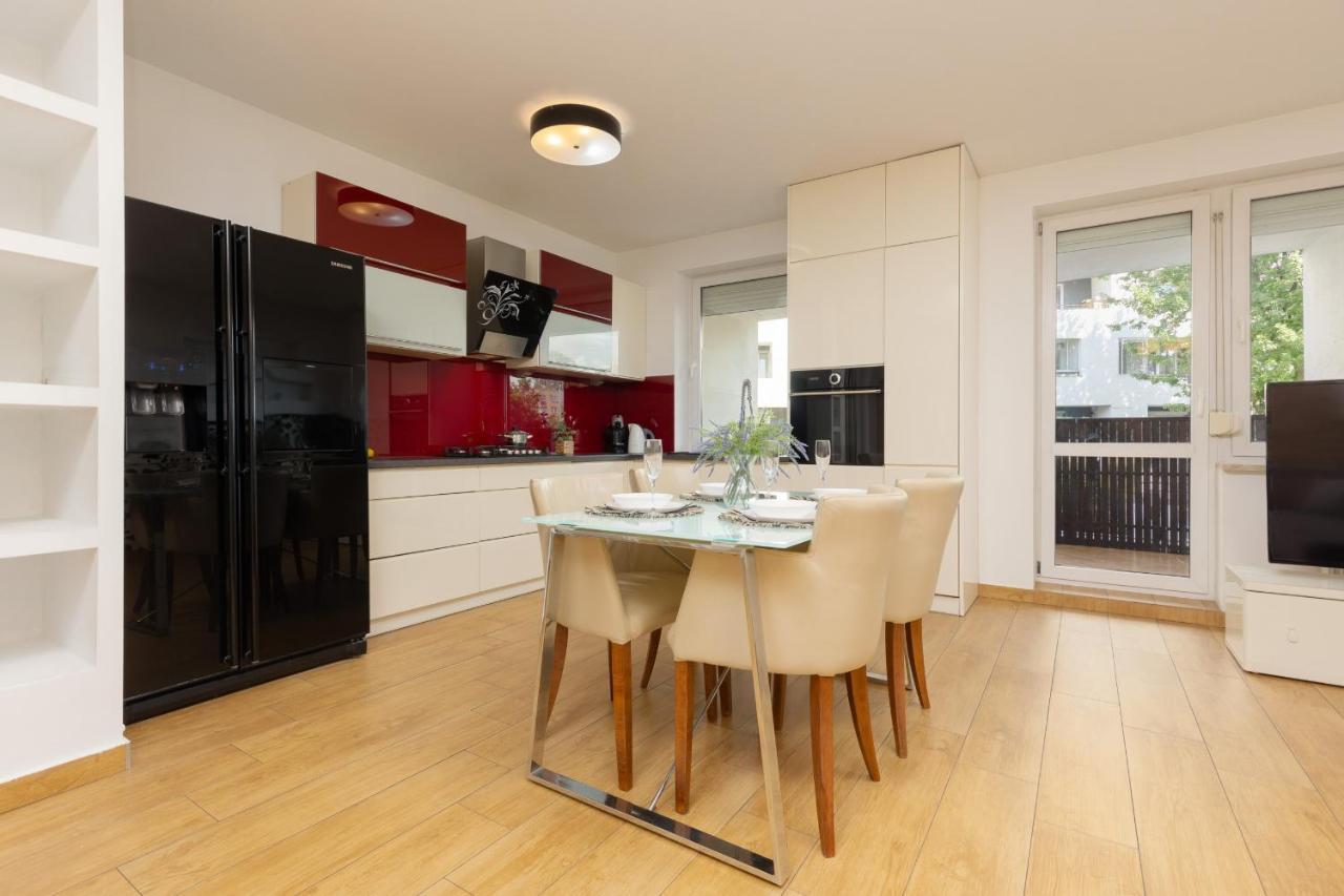 Metro Targowek Spacious Apartment With Parking By Noclegi Renters Варшава Екстериор снимка